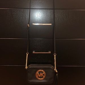 Michael kors cross body
